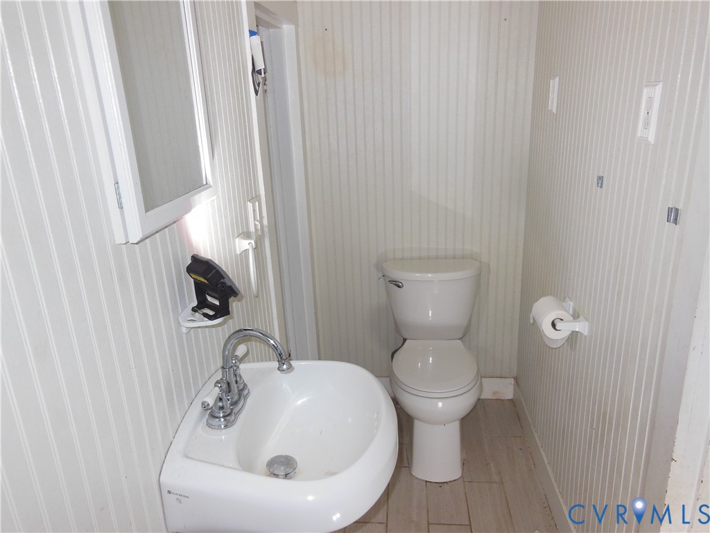 14 Redart Road Hudgins, VA 23076 - Photo 15 of 17 Shower Bath