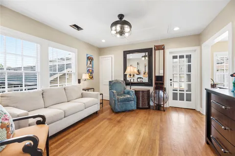 $1,195,000 | 629 East 19th Street, Houston, TX 77008