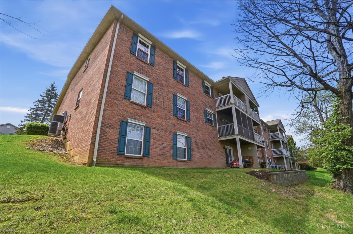 3675 West Galbraith Road, Unit 16 Cincinnati, OH 45247 - Photo 39 of 50