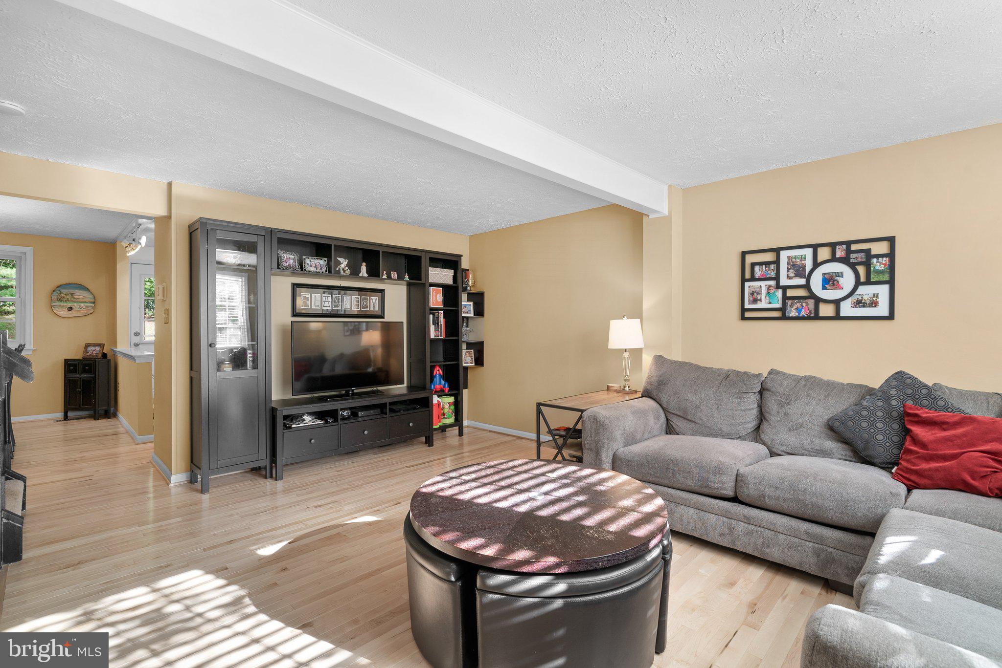 17159 Moss Side Lane, Unit 3 Olney, MD 20832 - Photo 7 of 39 Living Room