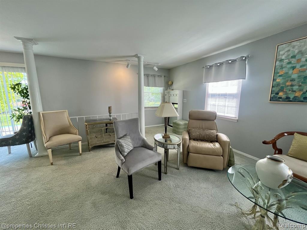 23672 North Rockledge Novi, MI 48375 - Photo 5 of 22