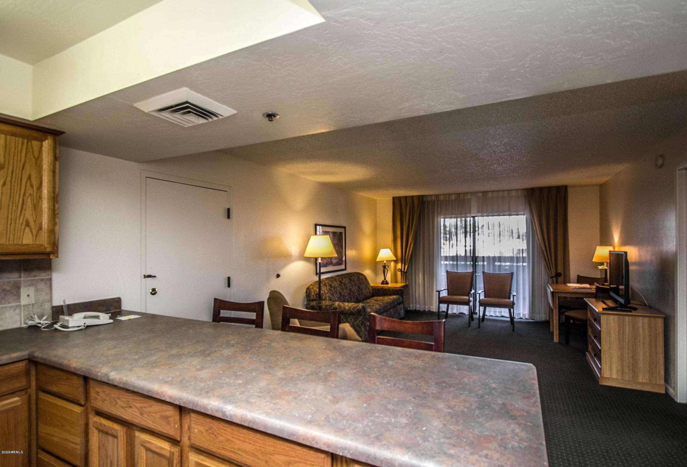 7350 North Pima Road, Unit 1 Scottsdale, AZ 85258 - Photo 9 of 27 Living Room