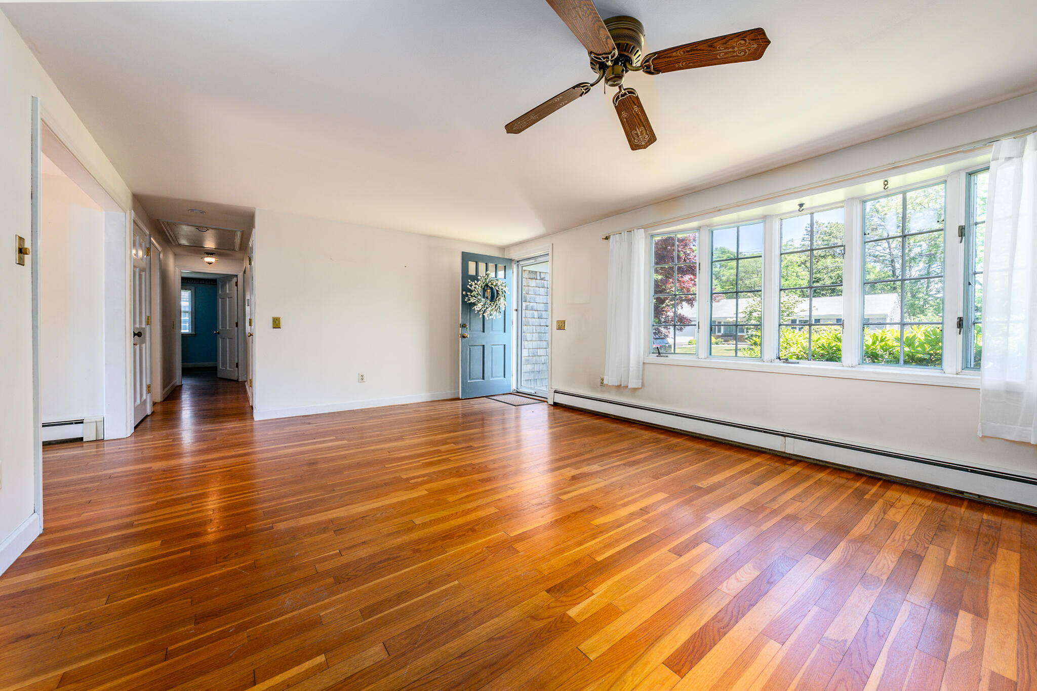 41 Brezner Lane Centerville, MA 02632 - Photo 4 of 35 livroom3