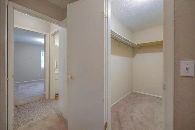 $180,000 | 11324 West 77th Terrace, Shawnee, KS 66214