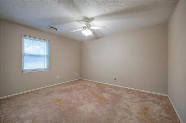 $180,000 | 11324 West 77th Terrace, Shawnee, KS 66214