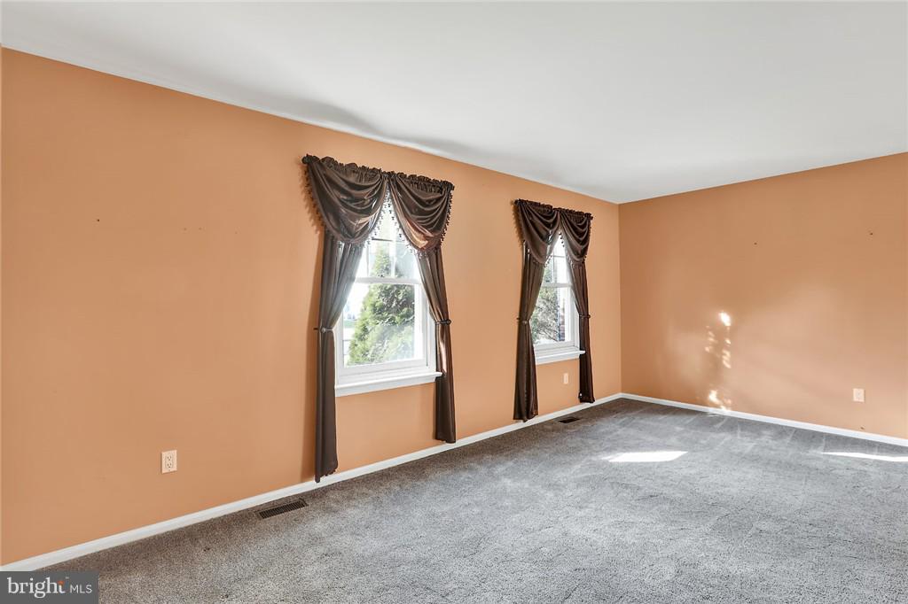 125 Chilton Road Langhorne, PA 19047 - Photo 5 of 25 Gallery Image 5