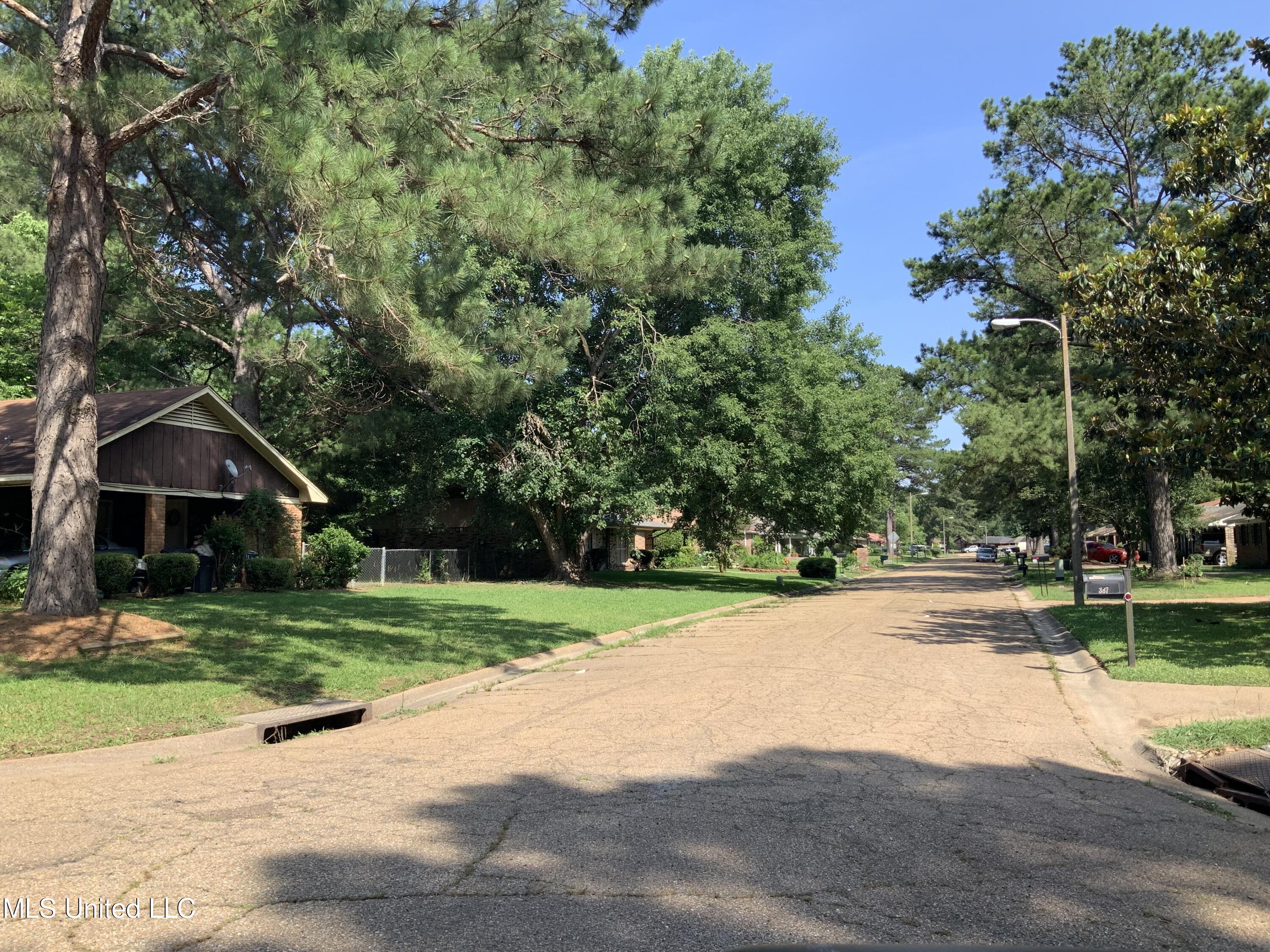 381 James Garfield Circle Jackson, MS 39213 - Photo 2 of 3 00044FEF-2441-4443-8219-3295D8E28FC0