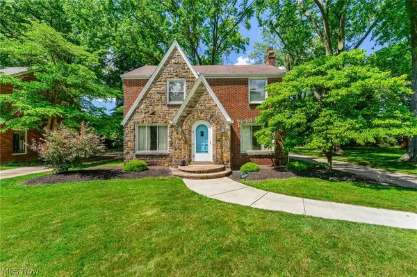 $218,900 | 124 Danbury Drive, Youngstown, OH 44512
