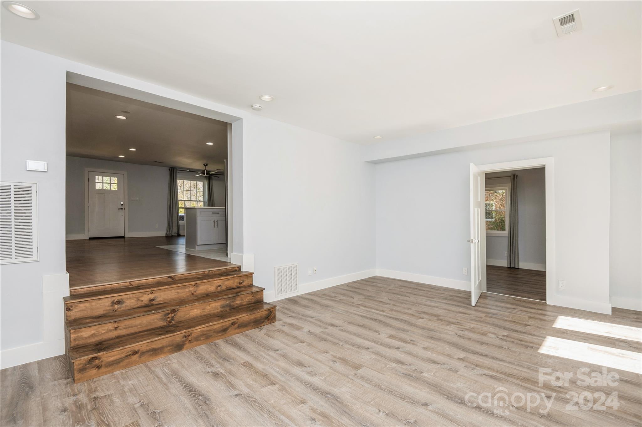 2124 Tyvola Road Charlotte, NC 28210 - Photo 7 of 38