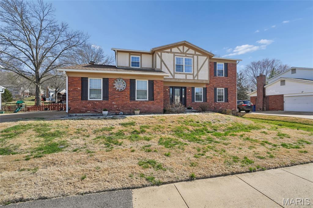 2762 Barrett Station Road Des Peres, MO 63131 - Photo 2 of 27