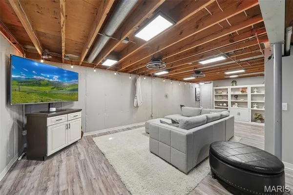 $550,000 | 2762 Barrett Station Road, Des Peres, MO 63131