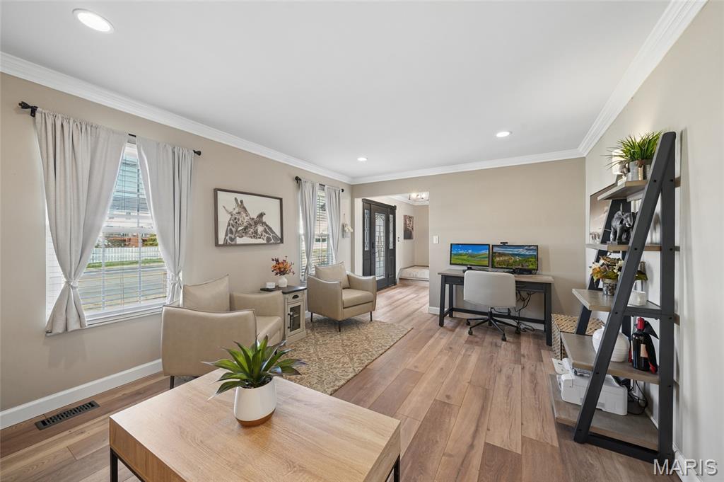 2762 Barrett Station Road Des Peres, MO 63131 - Photo 3 of 27