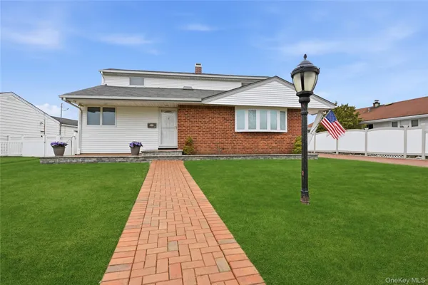 $779,000 | 22 Randal Drive, Bethpage, NY 11714