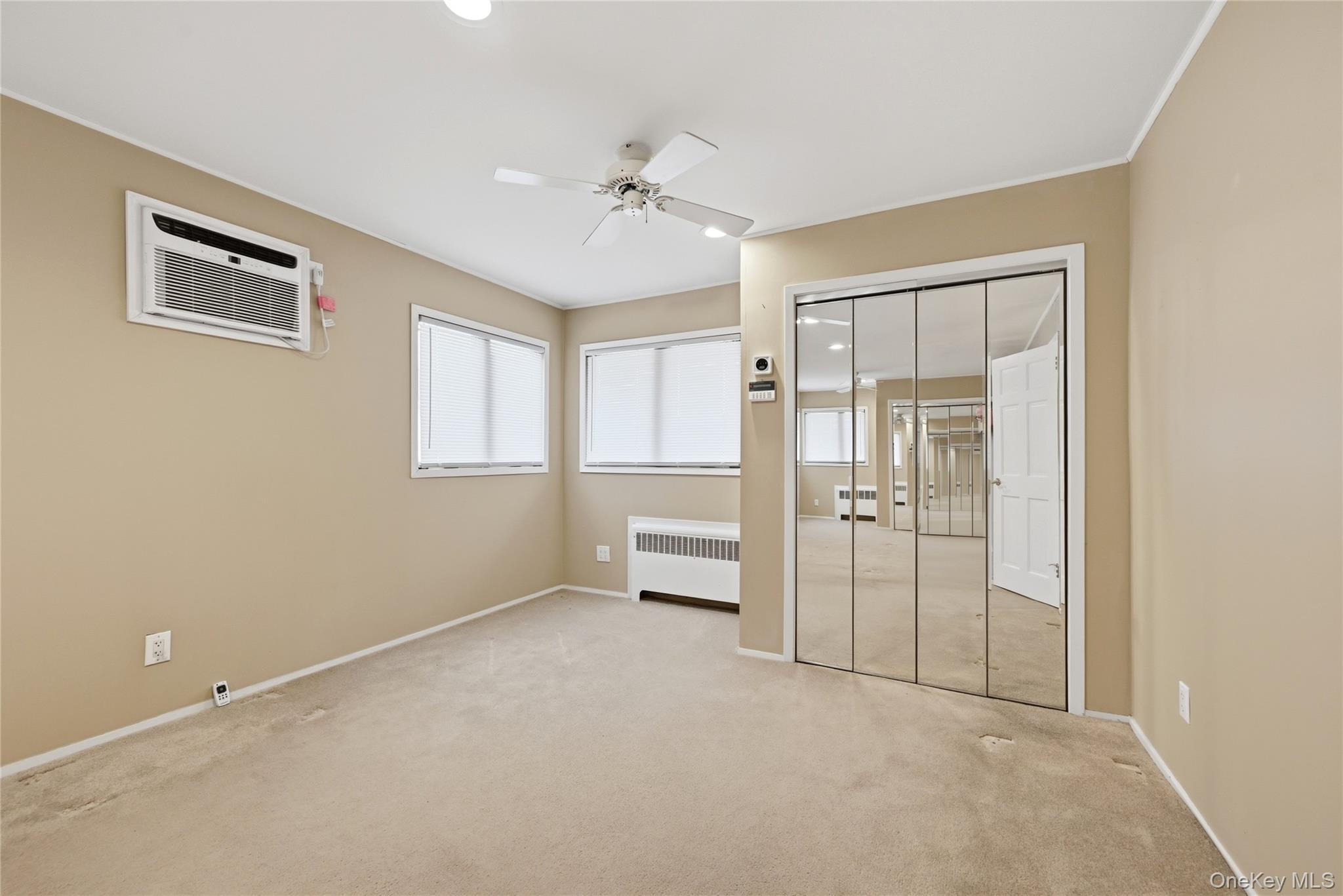 22 Randal Drive Bethpage, NY 11714 - Photo 15 of 27