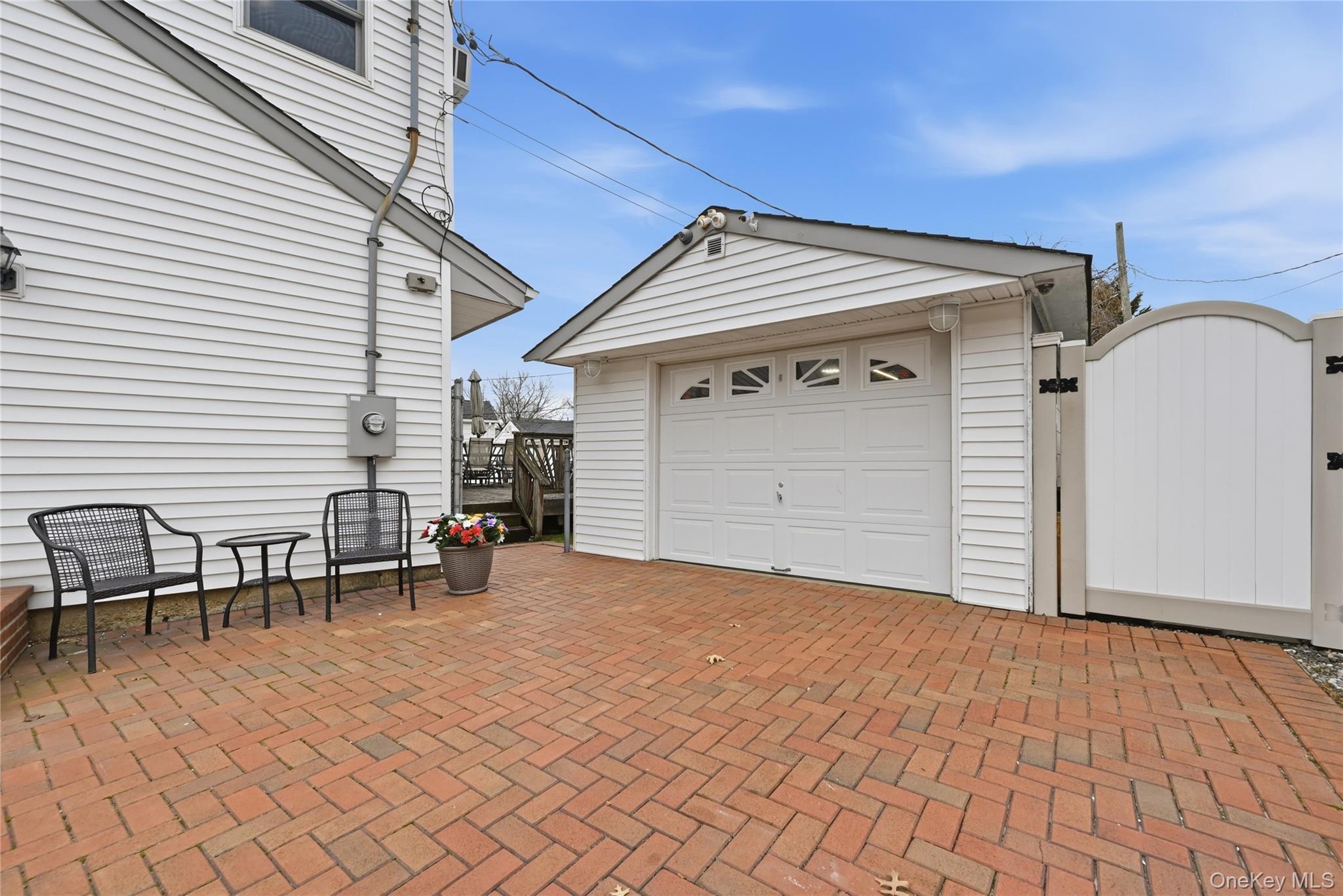 22 Randal Drive Bethpage, NY 11714 - Photo 23 of 27