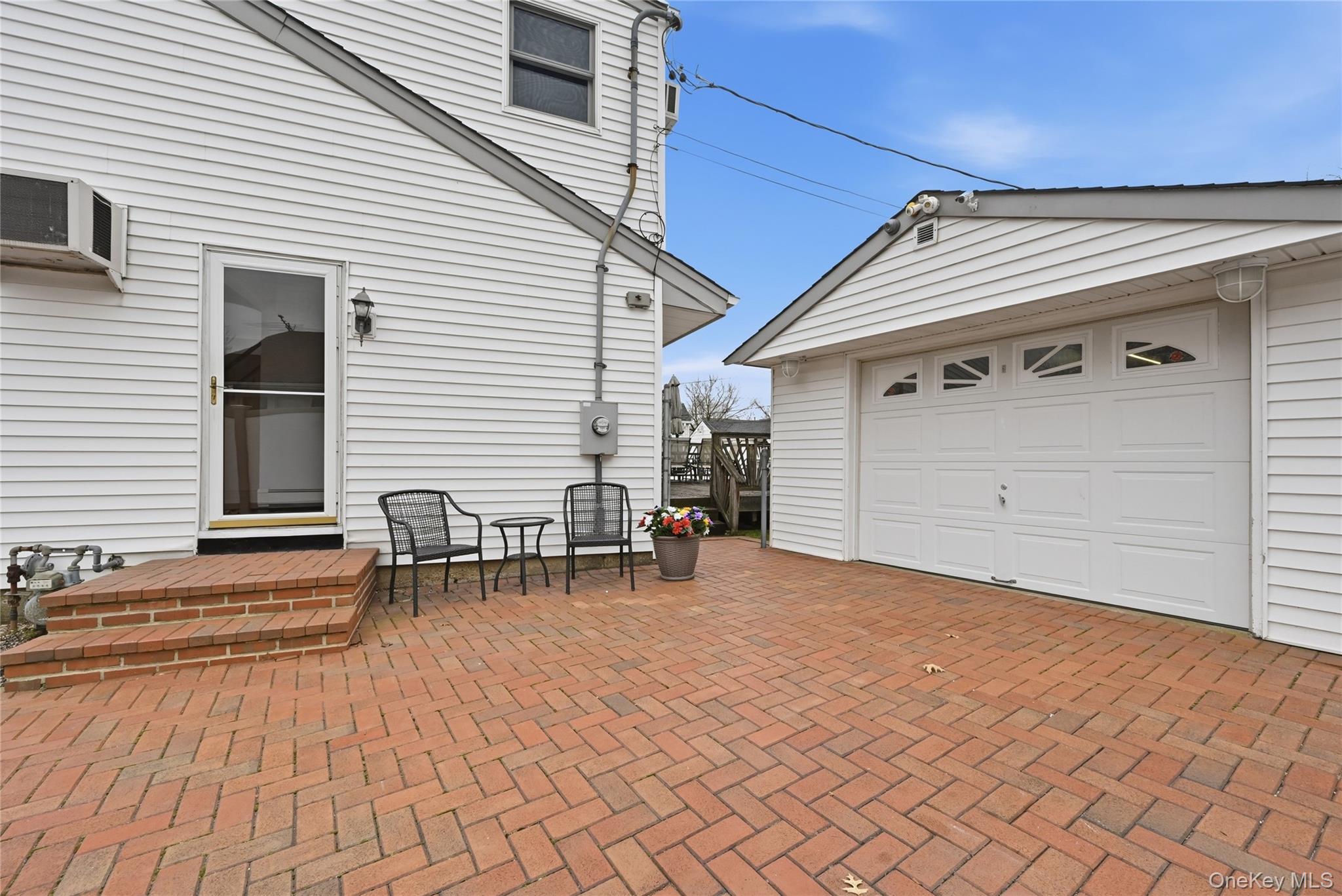 22 Randal Drive Bethpage, NY 11714 - Photo 24 of 27