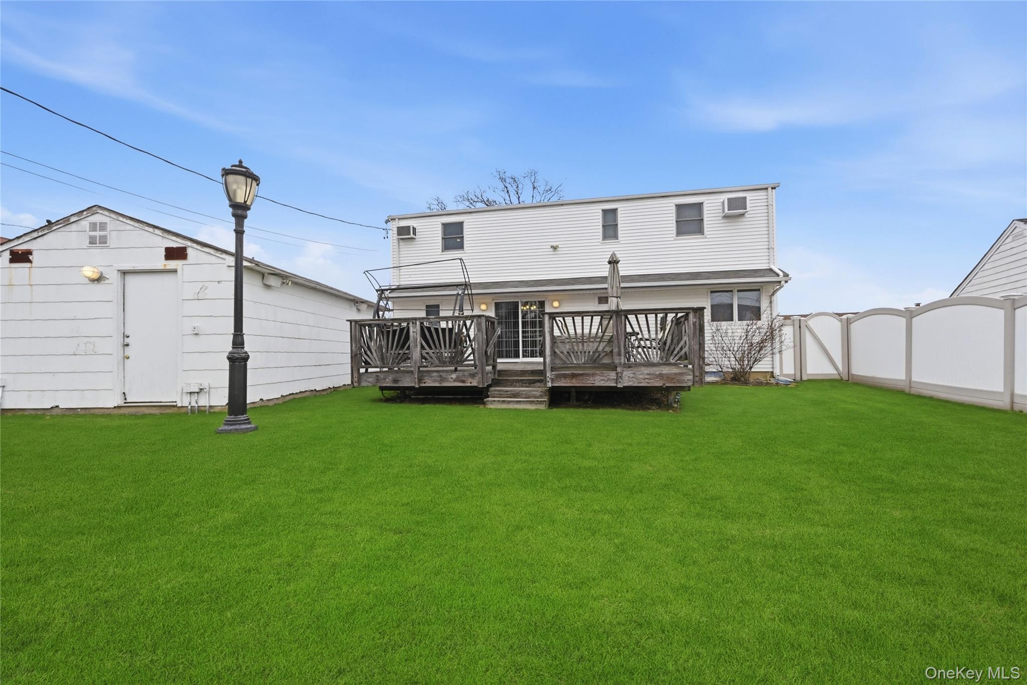 22 Randal Drive Bethpage, NY 11714 - Photo 26 of 27