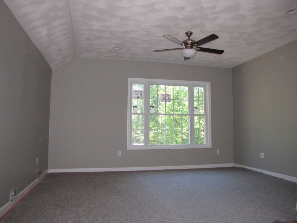 211 Harantis Chester, NH 03036 - Photo 12 of 17 Gallery Image 12