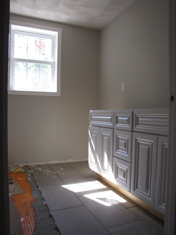 211 Harantis Chester, NH 03036 - Photo 13 of 17 Gallery Image 13
