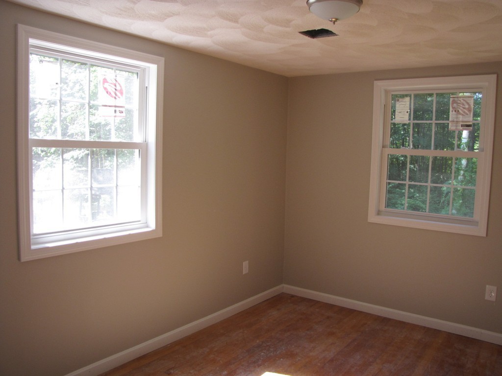 211 Harantis Chester, NH 03036 - Photo 15 of 17 Gallery Image 15