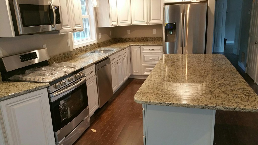 211 Harantis Chester, NH 03036 - Photo 3 of 17 Gallery Image 3