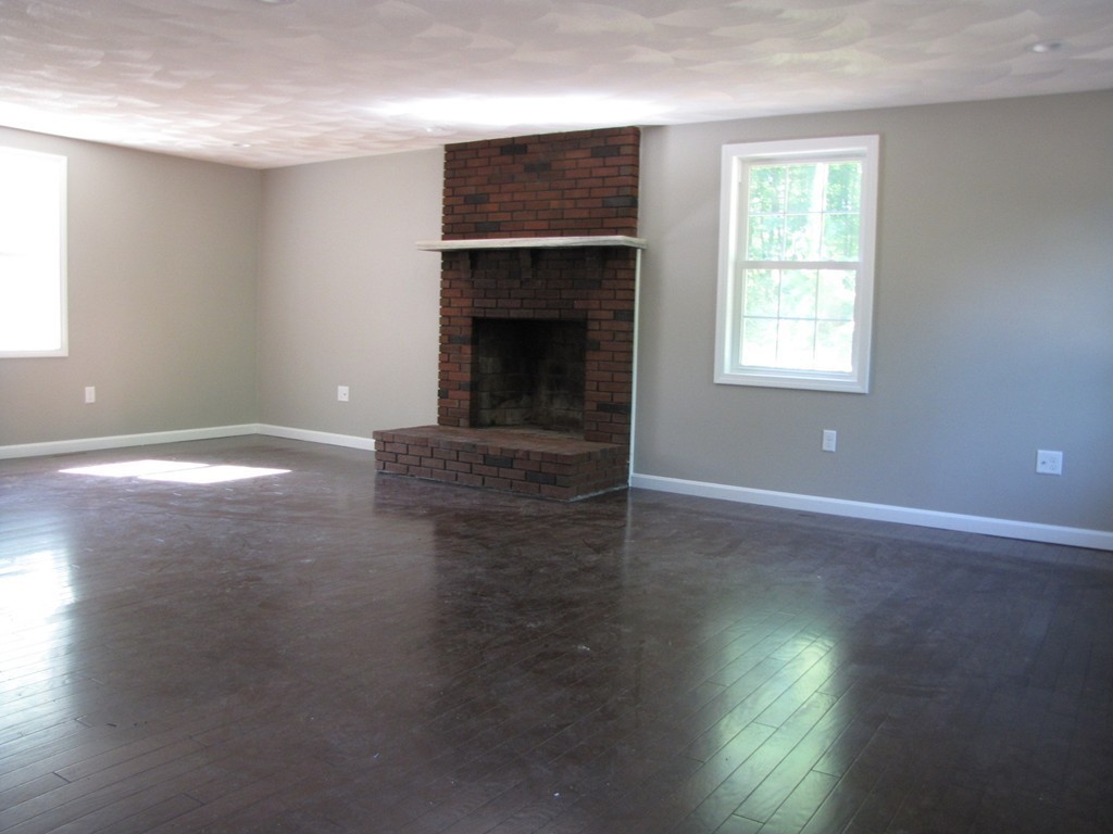 211 Harantis Chester, NH 03036 - Photo 9 of 17 Gallery Image 9