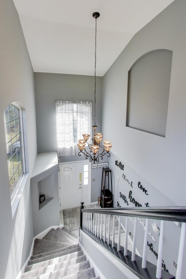 2487 Stonegate Road Algonquin, IL 60102 - Photo 17 of 39