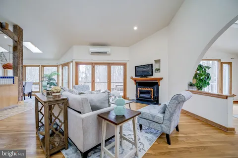 $1,100,000 | 11005 Fawsett Road, Potomac, MD 20854