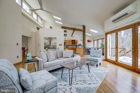 $1,100,000 | 11005 Fawsett Road, Potomac, MD 20854