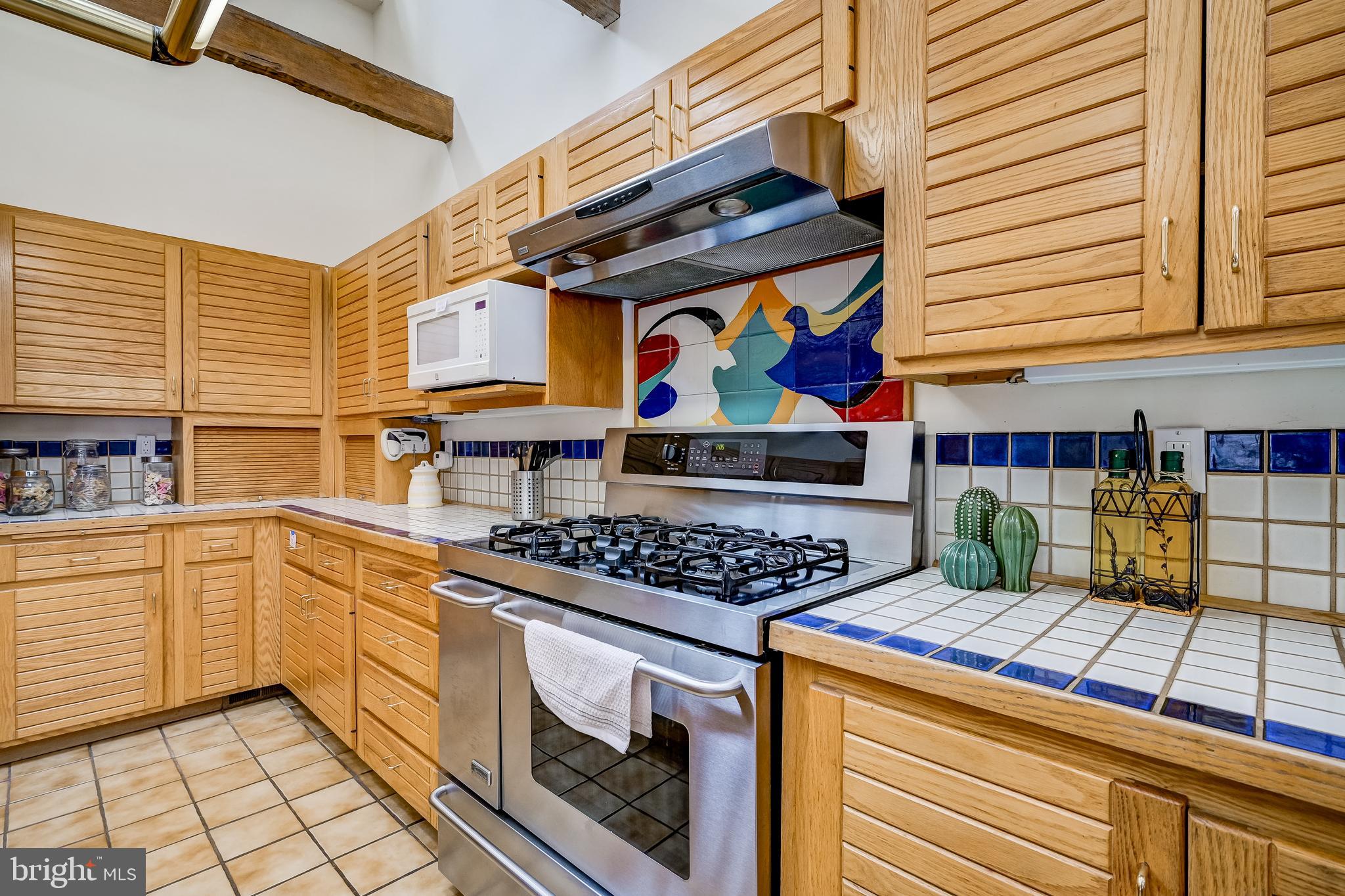 11005 Fawsett Road Potomac, MD 20854 - Photo 18 of 44