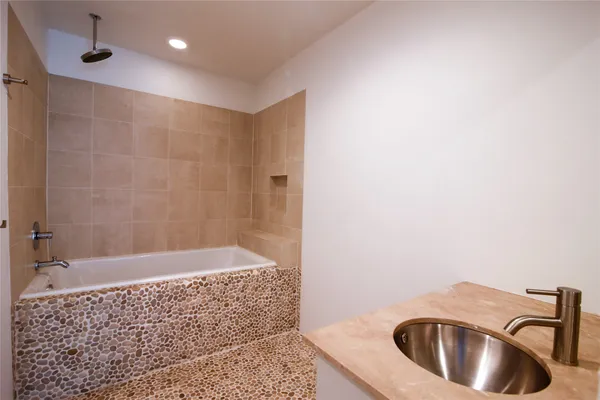 $3,450 | 730 Tulane Street, Unit B, Houston, TX 77007