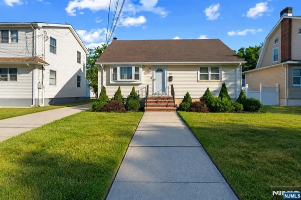 $434,999 | 189-191 Totowa Avenue, Paterson, NJ 07502