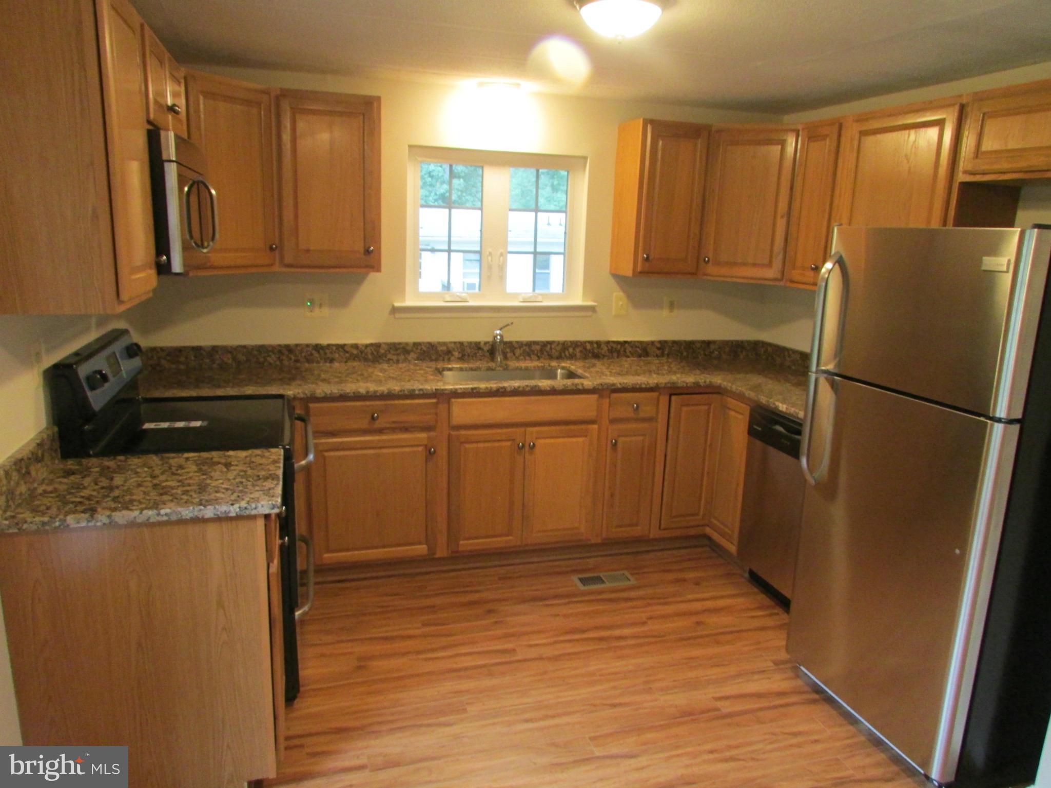 196 Telegraph Road Stafford, VA 22554 - Photo 5 of 17 Kitchen