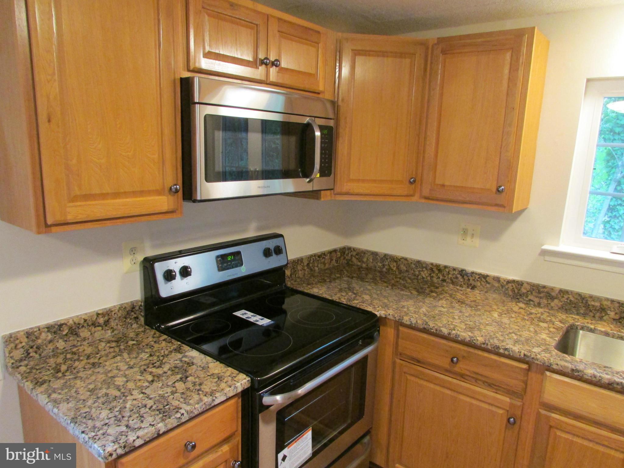 196 Telegraph Road Stafford, VA 22554 - Photo 6 of 17 Kitchen
