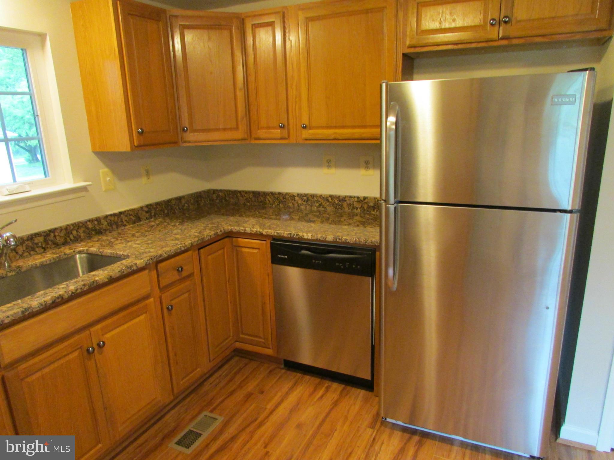 196 Telegraph Road Stafford, VA 22554 - Photo 7 of 17 Kitchen