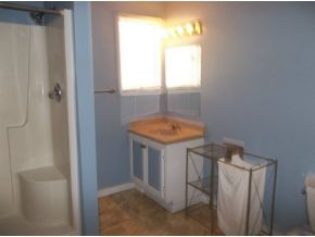 319 Emory Church Road Kingsport, TN 37664 - Photo 8 of 13 Second bath