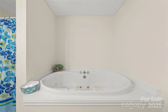 $550,000 | 73 The Old Run Road, Fairview, NC 28730