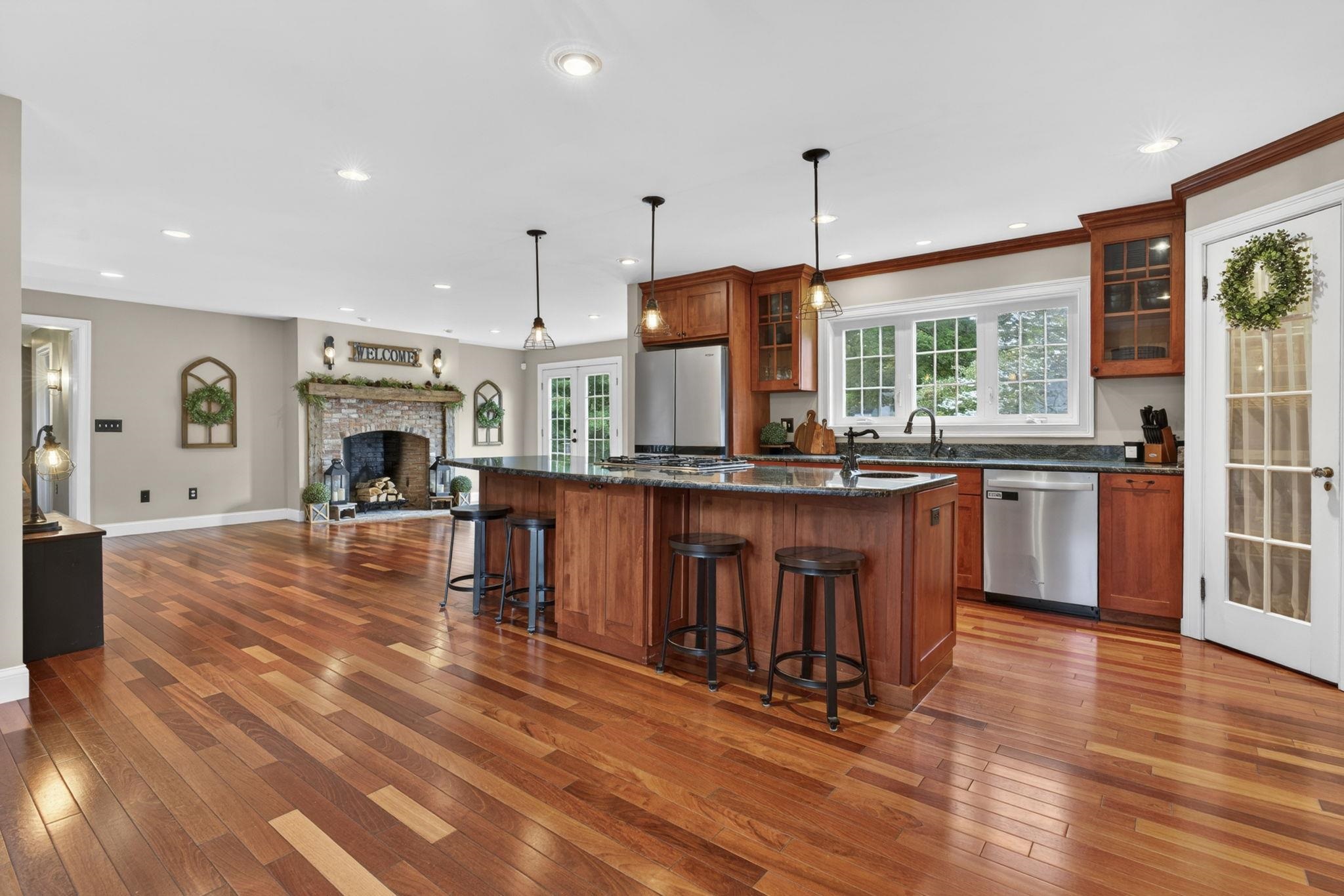 376 Main Street Hopkinton, NH 03229 - Photo 5 of 57