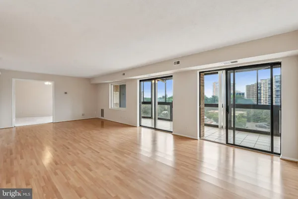 $3,850 | 8340 Greensboro Drive, Unit 401, McLean, VA 22102