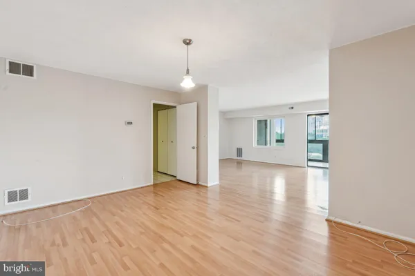 $3,850 | 8340 Greensboro Drive, Unit 401, McLean, VA 22102