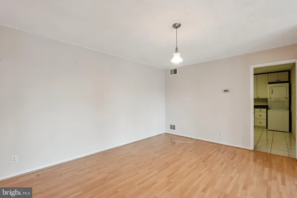 $3,850 | 8340 Greensboro Drive, Unit 401, McLean, VA 22102