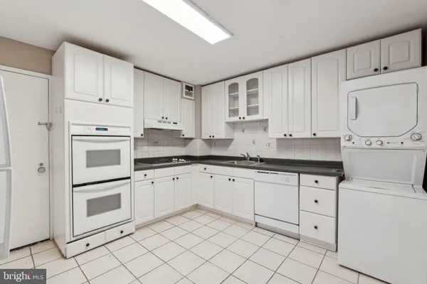 $3,850 | 8340 Greensboro Drive, Unit 401, McLean, VA 22102