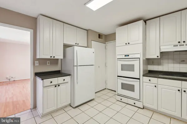 $3,850 | 8340 Greensboro Drive, Unit 401, McLean, VA 22102