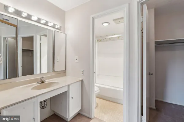 $3,850 | 8340 Greensboro Drive, Unit 401, McLean, VA 22102