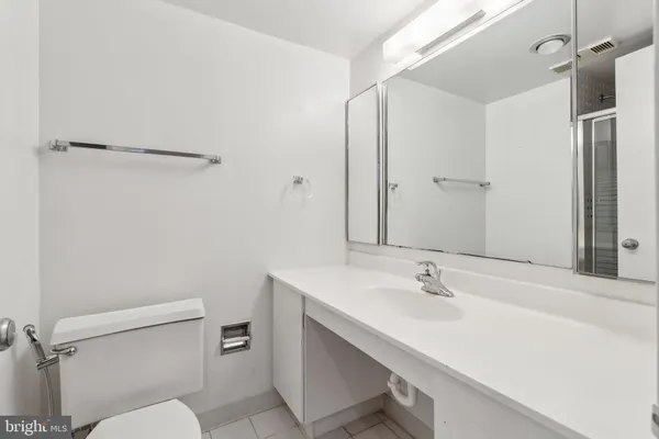 $3,850 | 8340 Greensboro Drive, Unit 401, McLean, VA 22102