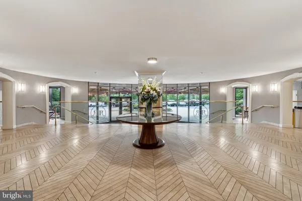 $3,850 | 8340 Greensboro Drive, Unit 401, McLean, VA 22102