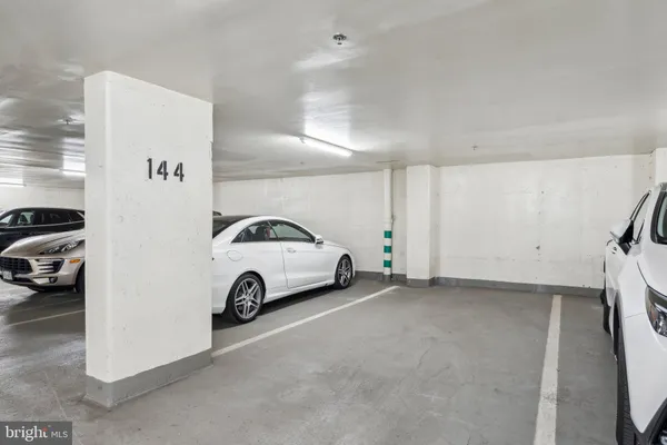 $3,850 | 8340 Greensboro Drive, Unit 401, McLean, VA 22102