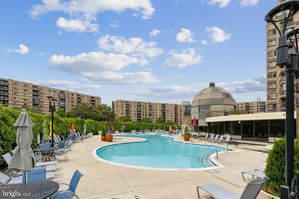 $3,850 | 8340 Greensboro Drive, Unit 401, McLean, VA 22102