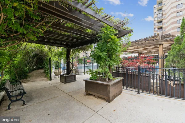 $3,850 | 8340 Greensboro Drive, Unit 401, McLean, VA 22102