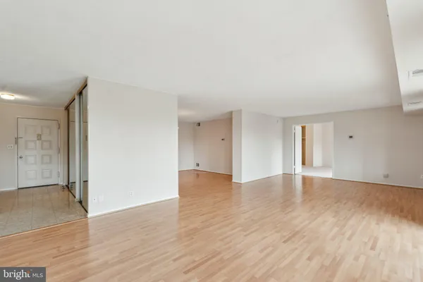 $3,850 | 8340 Greensboro Drive, Unit 401, McLean, VA 22102